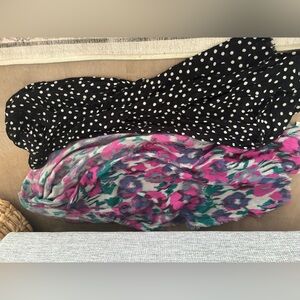 2 women’s scarves